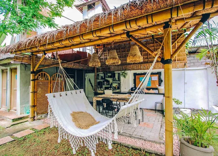 Pensión Cafe Locca Homestay 2*